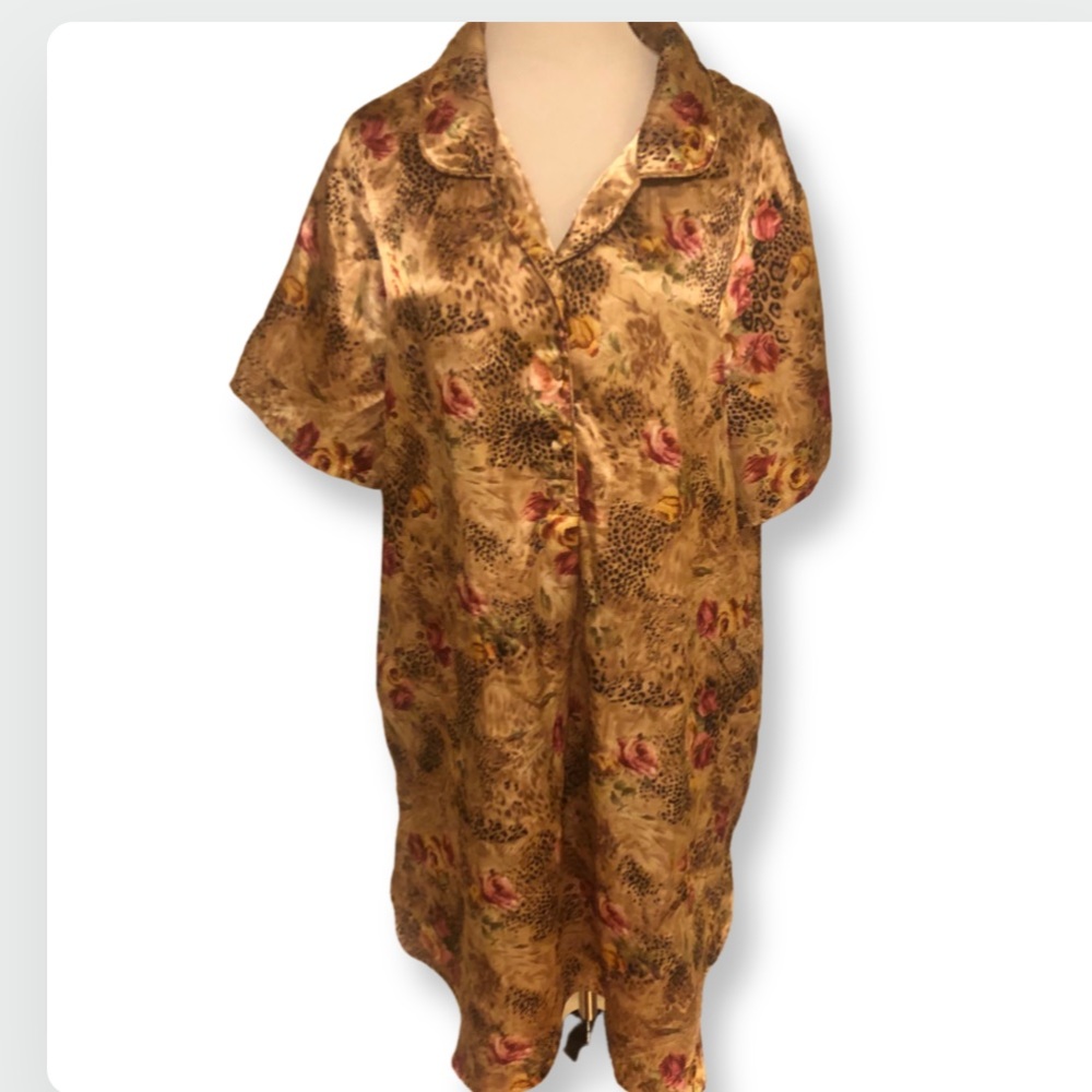 👇🏻$Reduced to lowest price.Secret Treasures floral and cheetah print sleepwear